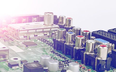 電流對超級電容器的性能有很大影響嗎？