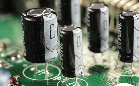 智能電容與普通電容器的區(qū)別到底是誰比較好？